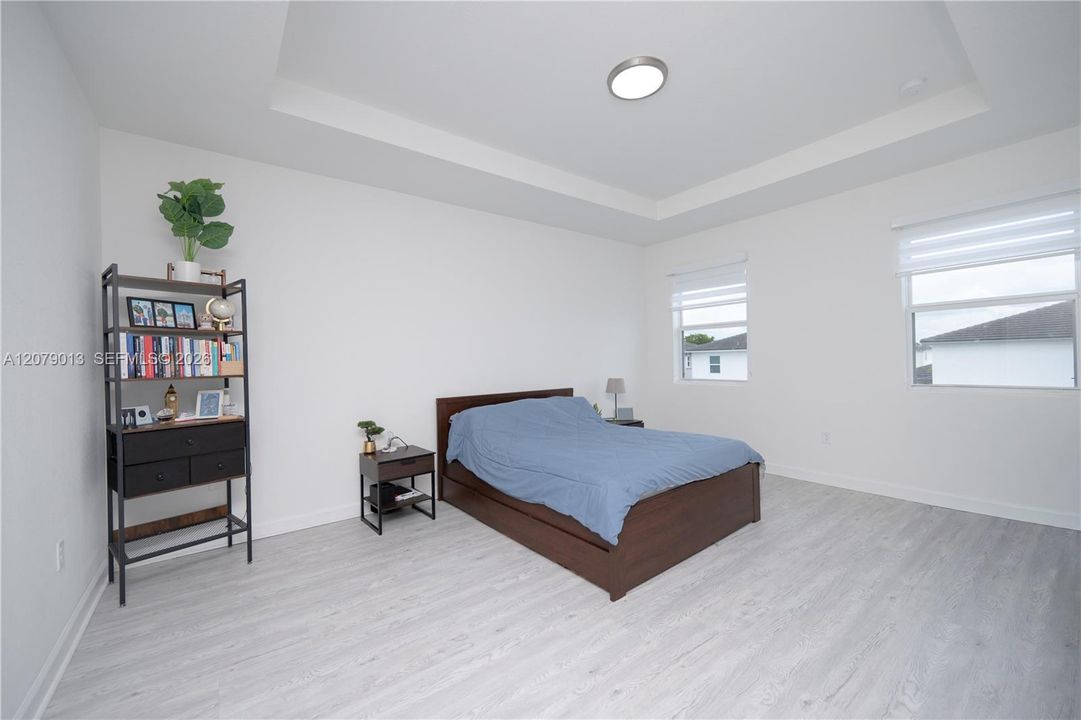For Sale: $890,000 (5 beds, 3 baths, 3012 Square Feet)