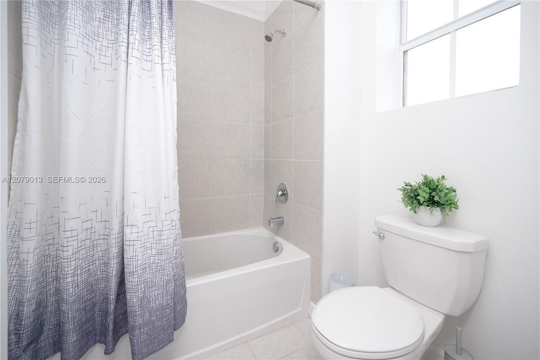 For Sale: $890,000 (5 beds, 3 baths, 3012 Square Feet)