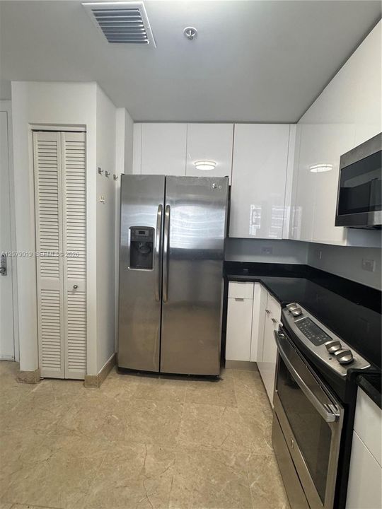 For Rent: $6,200 (3 beds, 3 baths, 1493 Square Feet)