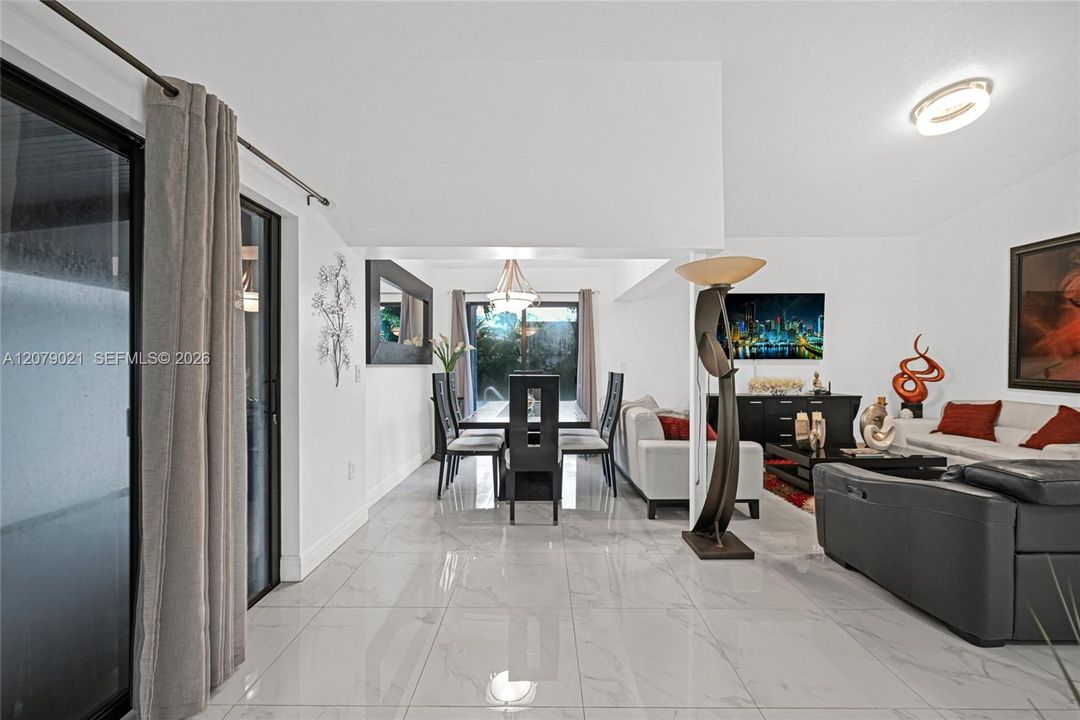 For Sale: $629,999 (3 beds, 2 baths, 1125 Square Feet)