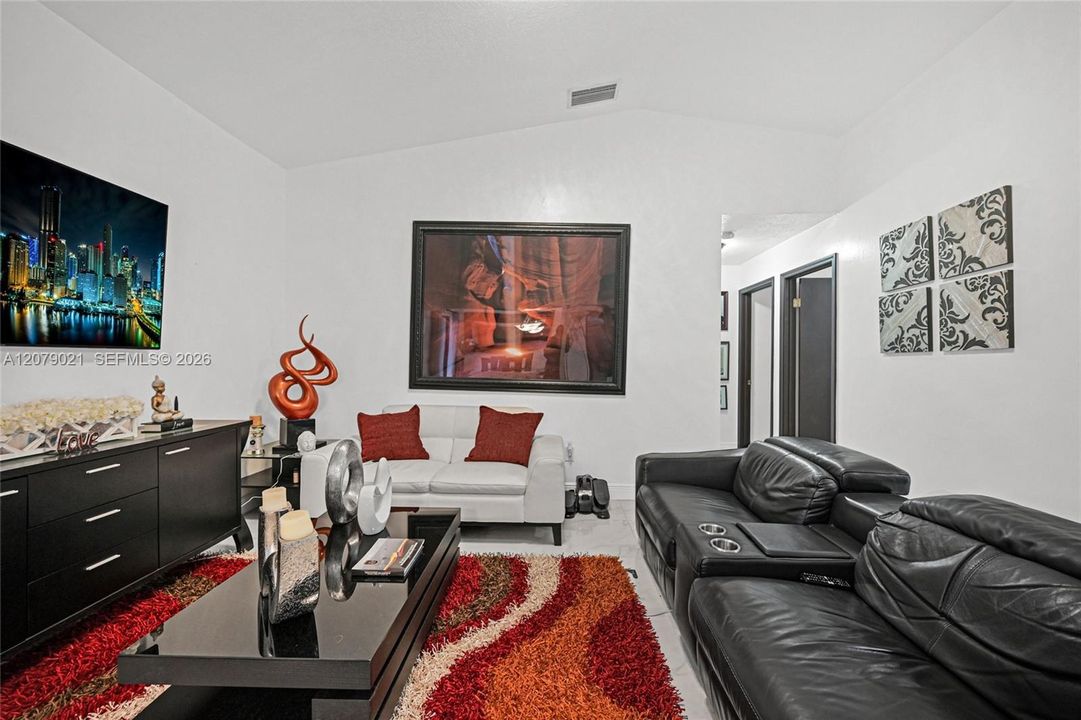 For Sale: $629,999 (3 beds, 2 baths, 1125 Square Feet)