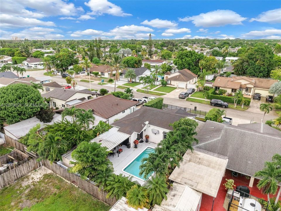 For Sale: $629,999 (3 beds, 2 baths, 1125 Square Feet)