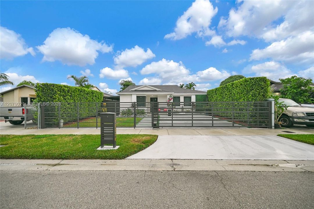 For Sale: $629,999 (3 beds, 2 baths, 1125 Square Feet)