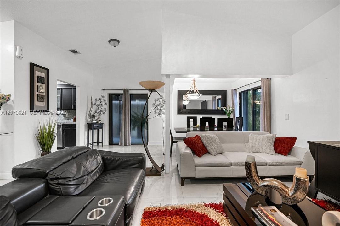 For Sale: $629,999 (3 beds, 2 baths, 1125 Square Feet)
