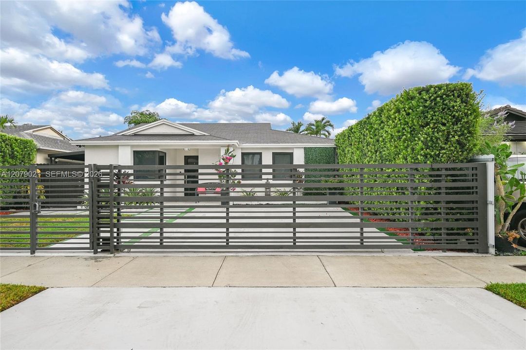 For Sale: $629,999 (3 beds, 2 baths, 1125 Square Feet)