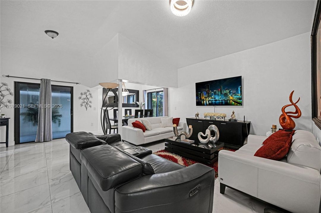 For Sale: $629,999 (3 beds, 2 baths, 1125 Square Feet)