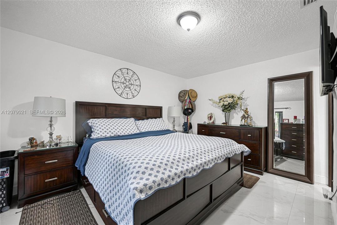 For Sale: $629,999 (3 beds, 2 baths, 1125 Square Feet)