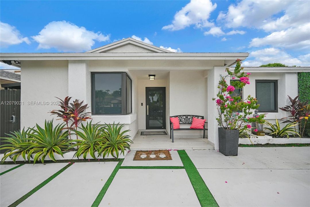 For Sale: $629,999 (3 beds, 2 baths, 1125 Square Feet)