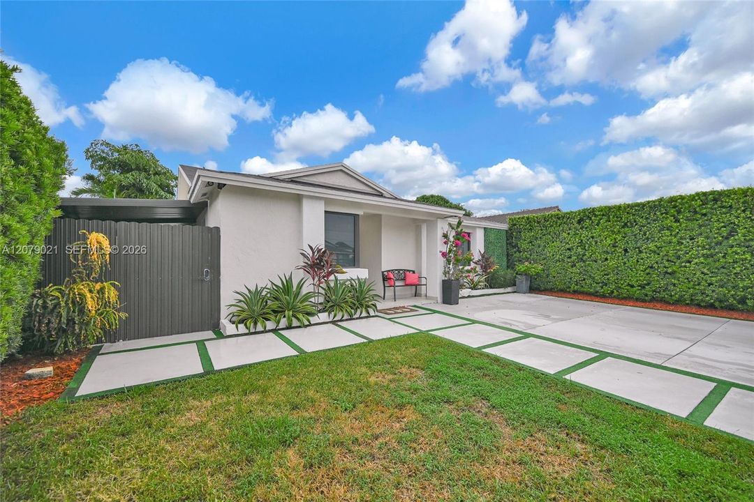 For Sale: $629,999 (3 beds, 2 baths, 1125 Square Feet)