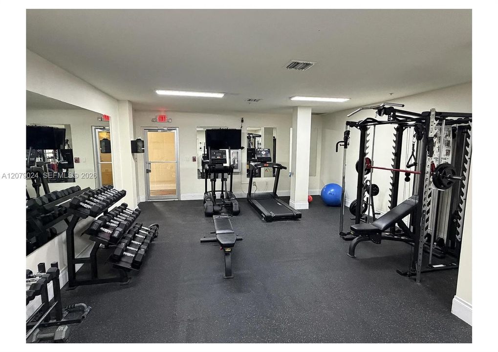For Rent: $5,900 (2 beds, 2 baths, 1053 Square Feet)