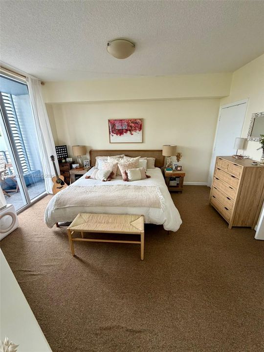 For Rent: $5,900 (2 beds, 2 baths, 1053 Square Feet)