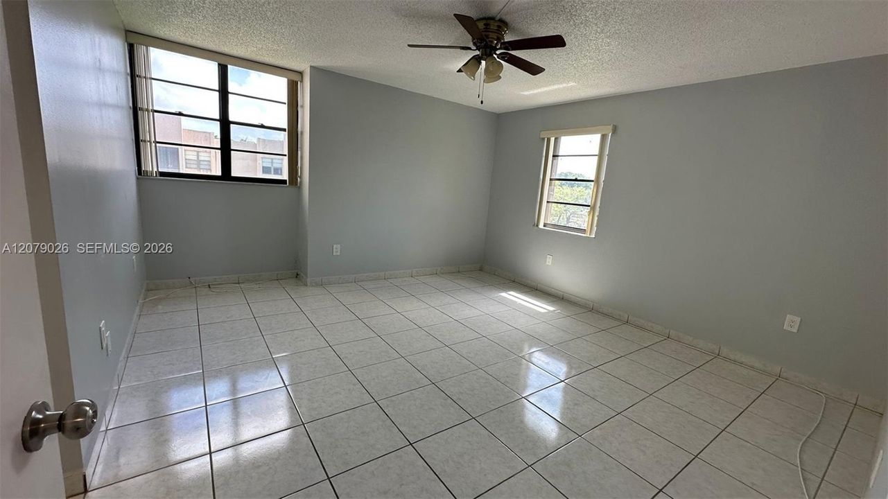For Rent: $2,250 (2 beds, 2 baths, 1060 Square Feet)