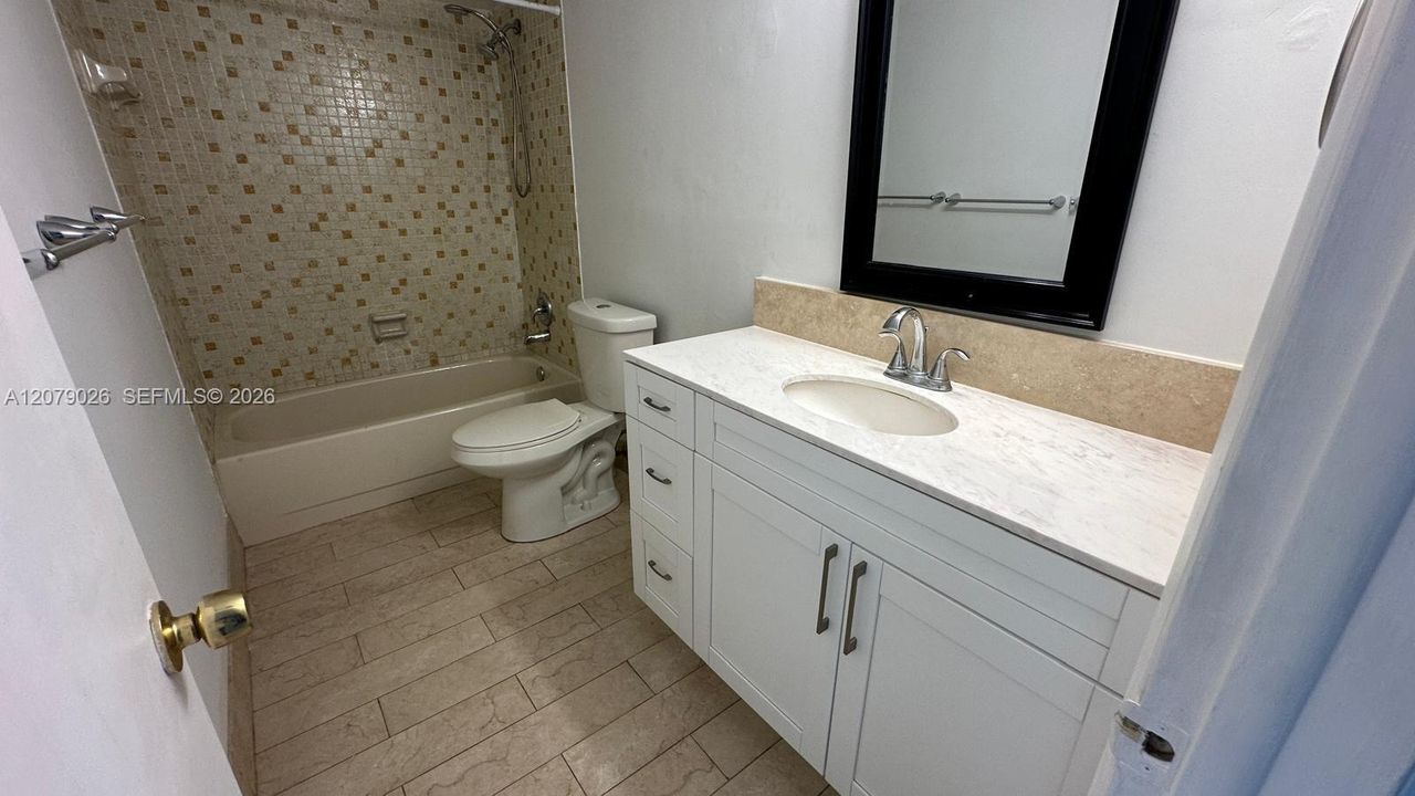 For Rent: $2,250 (2 beds, 2 baths, 1060 Square Feet)