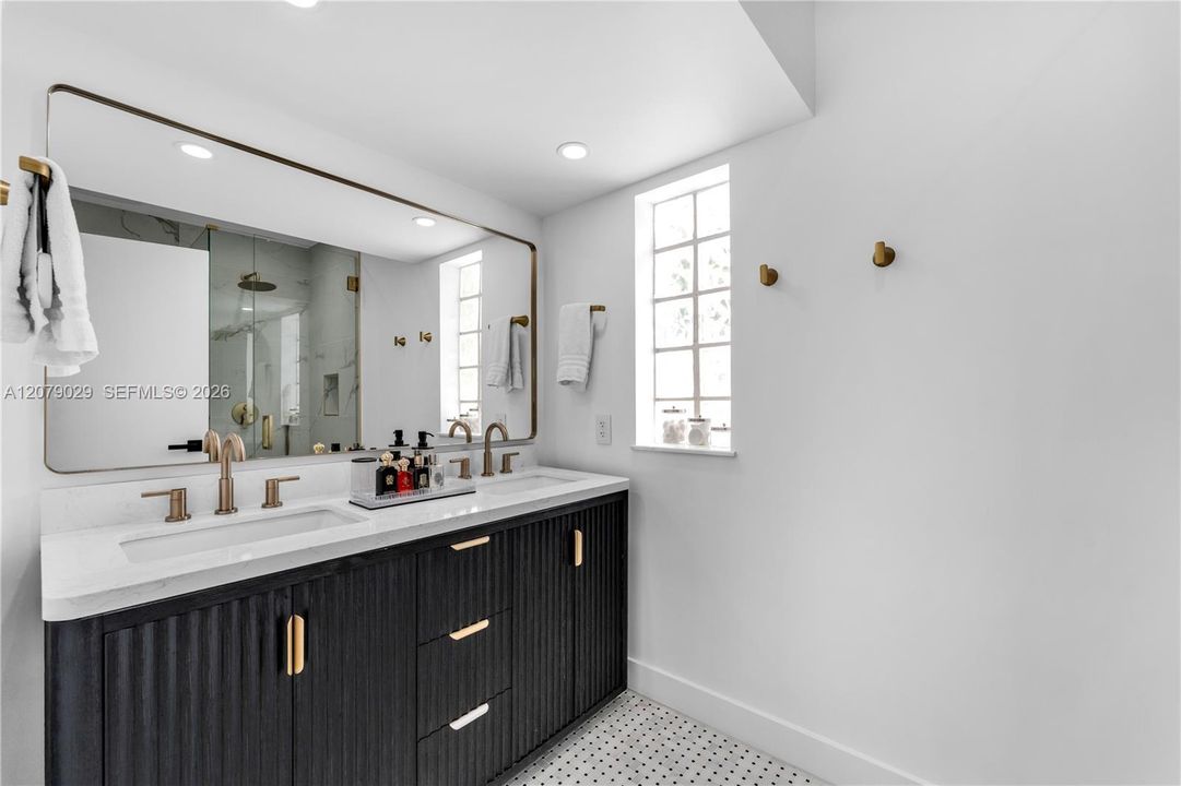 For Rent: $17,500 (4 beds, 3 baths, 2928 Square Feet)
