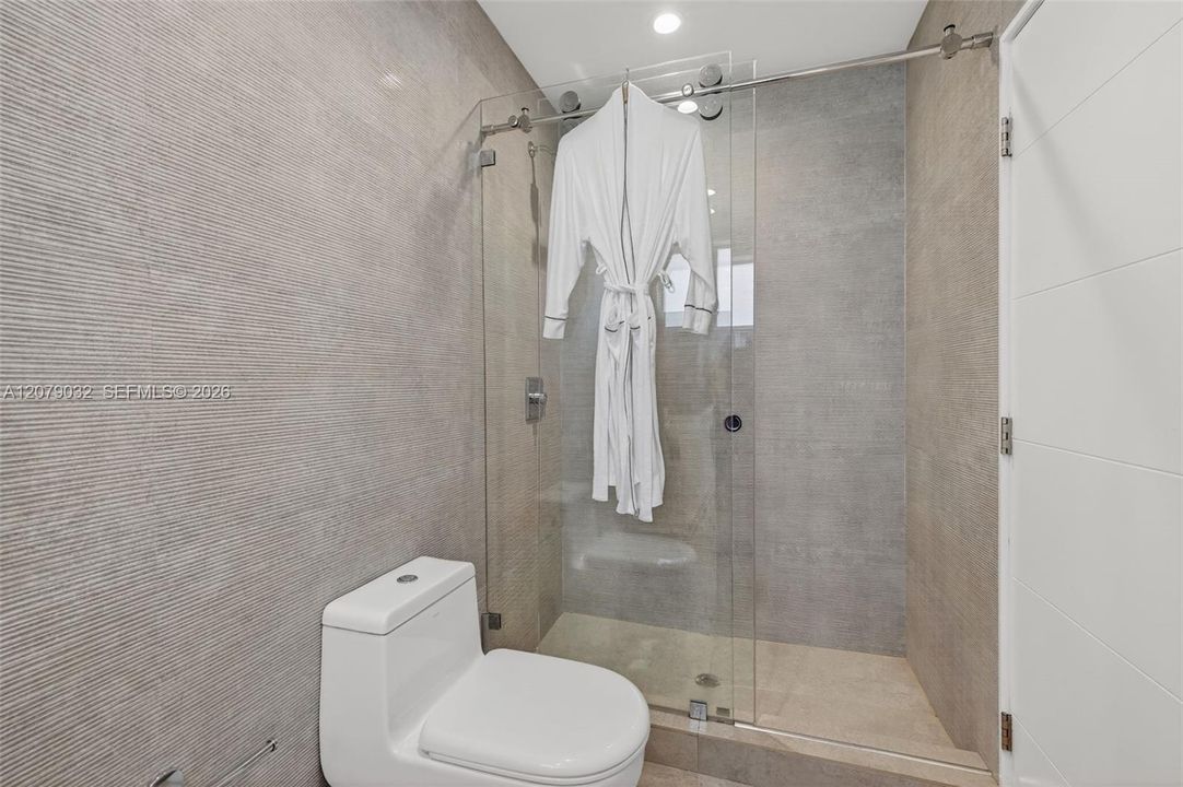 For Sale: $1,299,000 (4 beds, 3 baths, 2240 Square Feet)