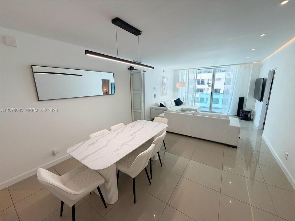 For Rent: $5,000 (2 beds, 2 baths, 1178 Square Feet)