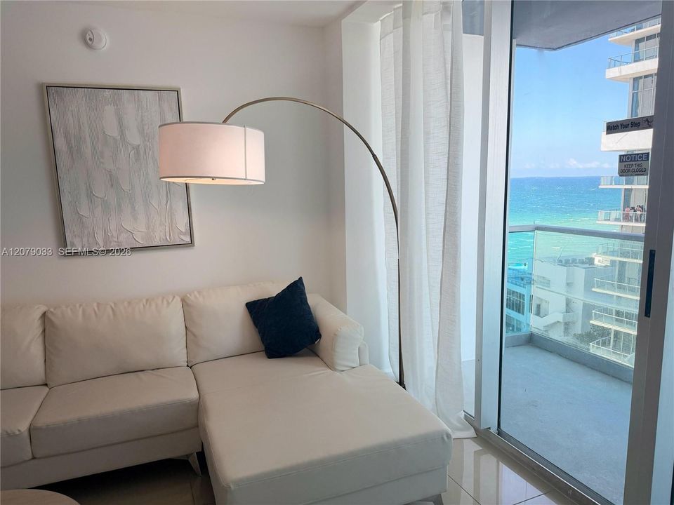 For Rent: $5,000 (2 beds, 2 baths, 1178 Square Feet)