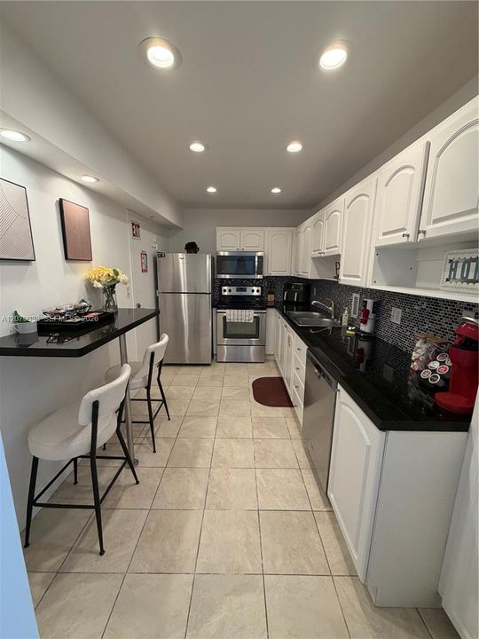 For Rent: $5,000 (2 beds, 2 baths, 1178 Square Feet)