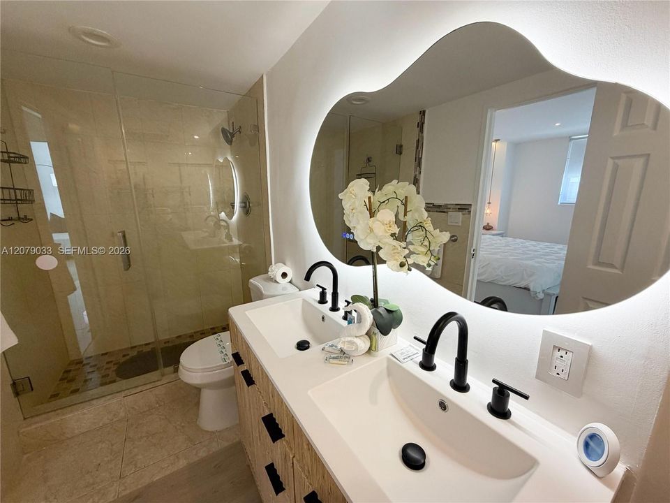 For Rent: $5,000 (2 beds, 2 baths, 1178 Square Feet)