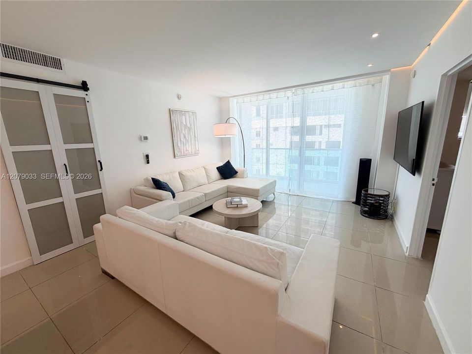 For Rent: $5,000 (2 beds, 2 baths, 1178 Square Feet)