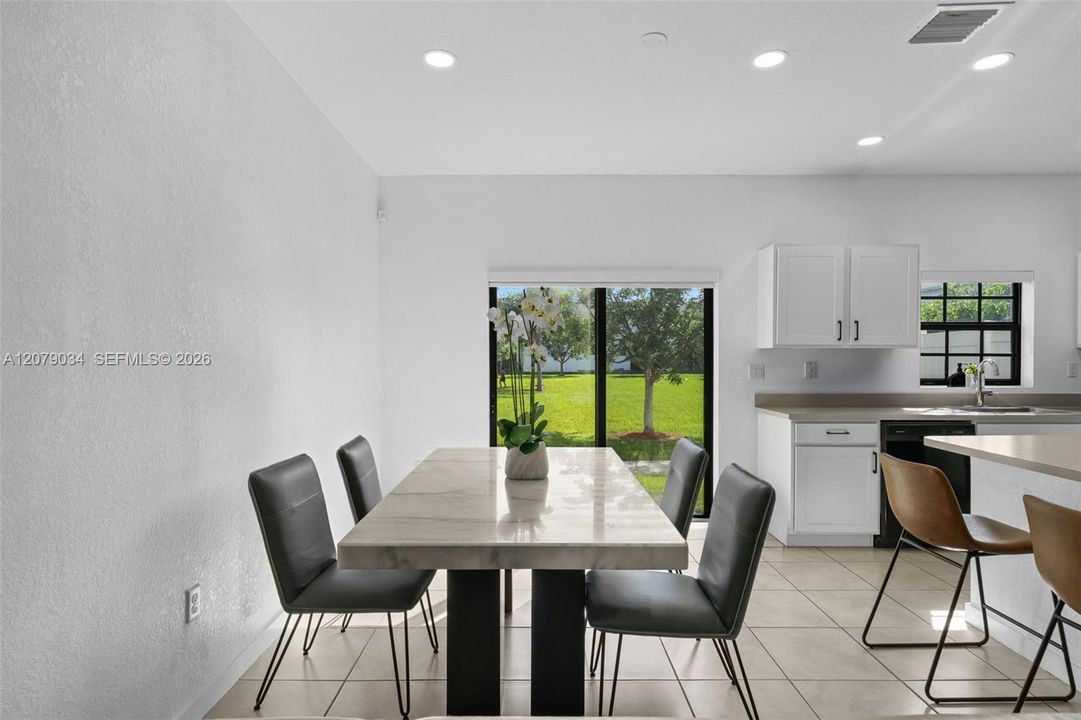 En Venta: $338,000 (3 camas, 2 baños, 1466 Pies cuadrados)