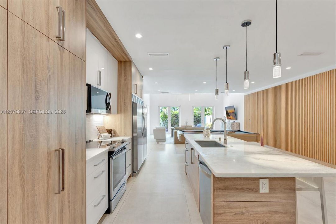 For Sale: $1,375,000 (3 beds, 4 baths, 2888 Square Feet)
