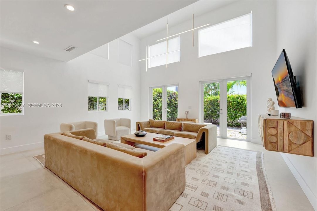 For Sale: $1,375,000 (3 beds, 4 baths, 2888 Square Feet)