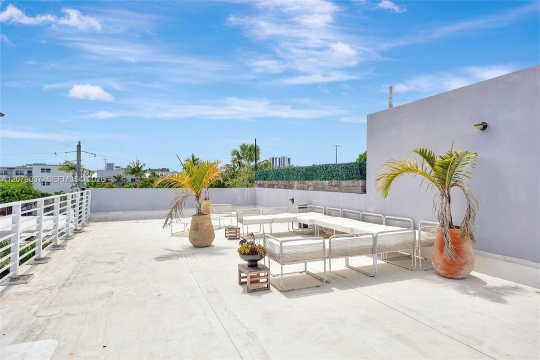 For Sale: $1,375,000 (3 beds, 4 baths, 2888 Square Feet)