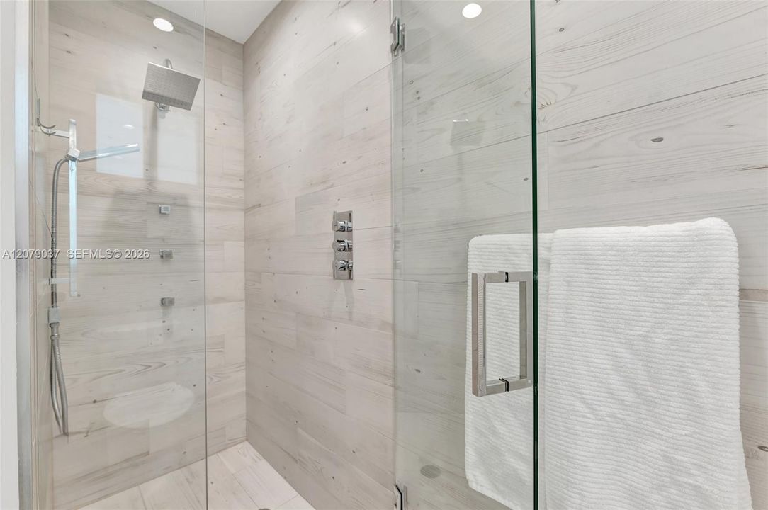 For Sale: $1,375,000 (3 beds, 4 baths, 2888 Square Feet)