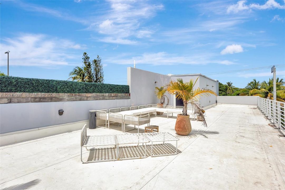 For Sale: $1,375,000 (3 beds, 4 baths, 2888 Square Feet)