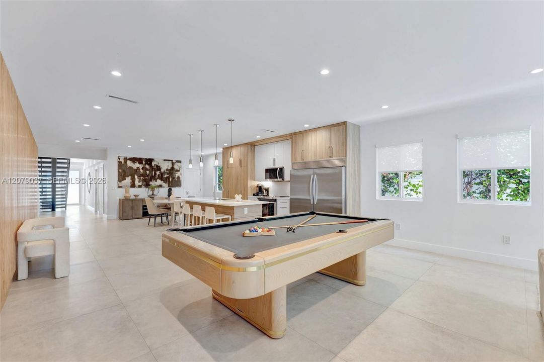 For Sale: $1,375,000 (3 beds, 4 baths, 2888 Square Feet)