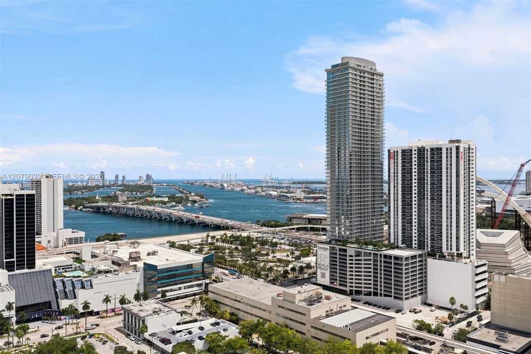 For Sale: $1,650,000 (2 beds, 3 baths, 1613 Square Feet)
