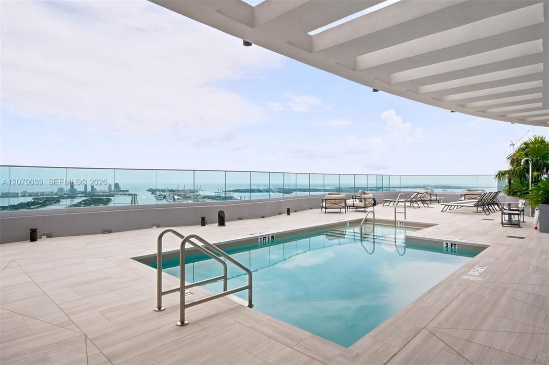 For Sale: $1,650,000 (2 beds, 3 baths, 1613 Square Feet)