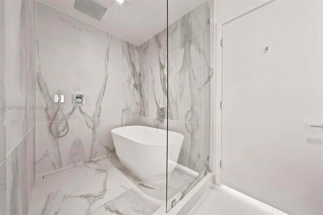 For Sale: $1,650,000 (2 beds, 3 baths, 1613 Square Feet)
