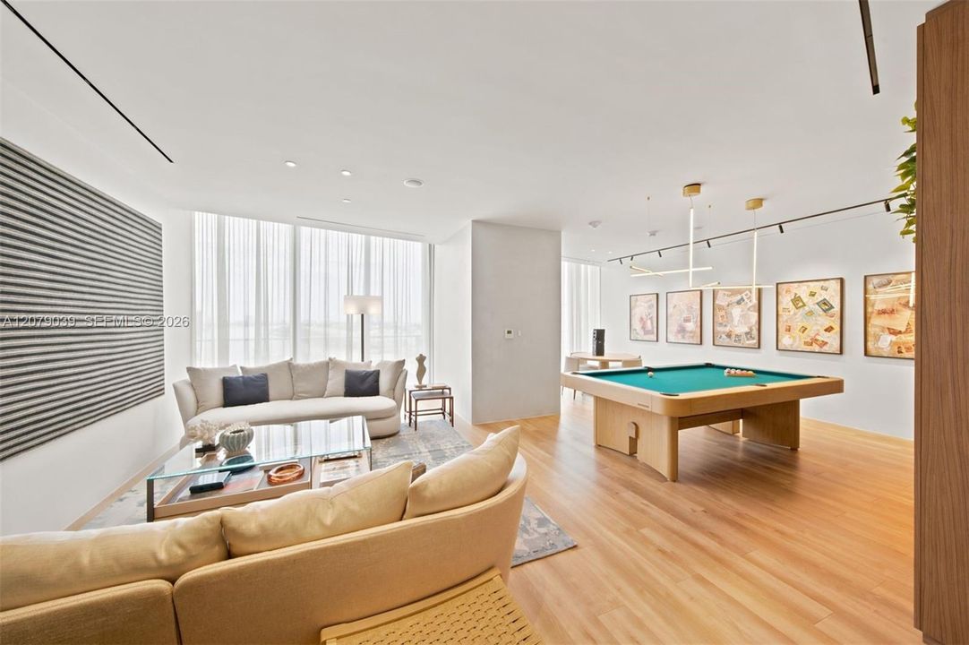 For Sale: $1,650,000 (2 beds, 3 baths, 1613 Square Feet)