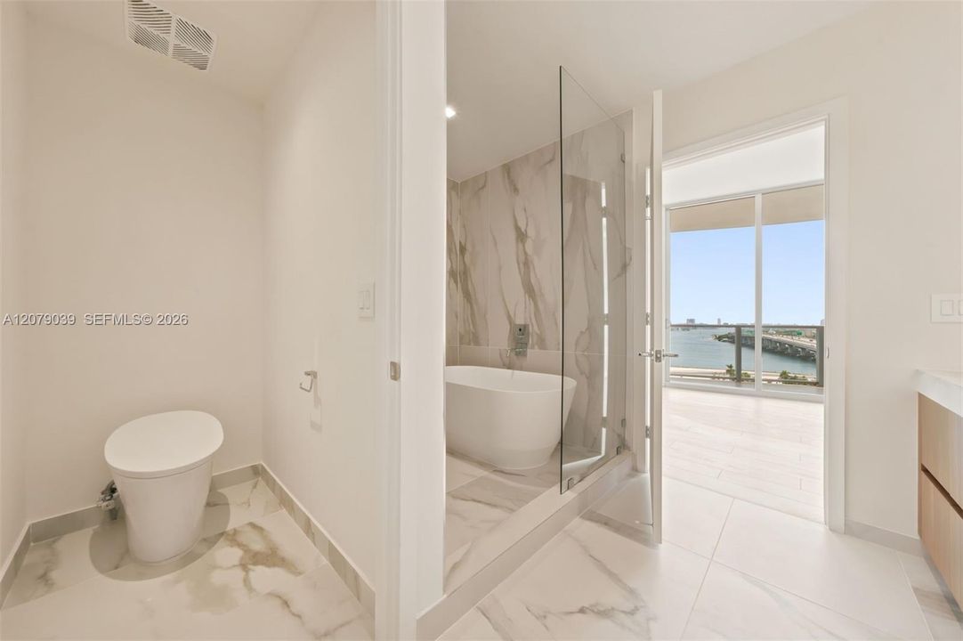 For Sale: $1,650,000 (2 beds, 3 baths, 1613 Square Feet)