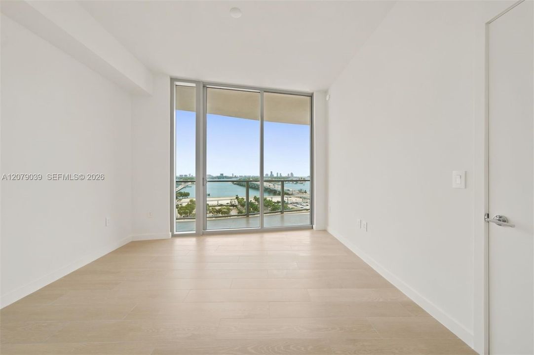 For Sale: $1,650,000 (2 beds, 3 baths, 1613 Square Feet)