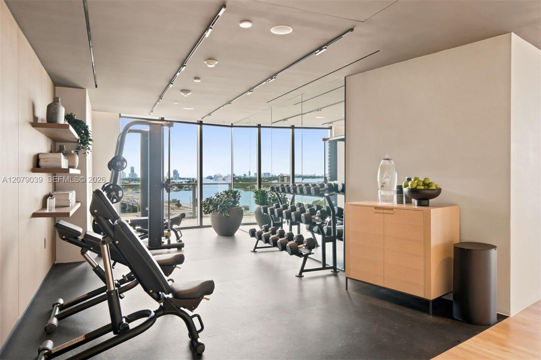 For Sale: $1,650,000 (2 beds, 3 baths, 1613 Square Feet)