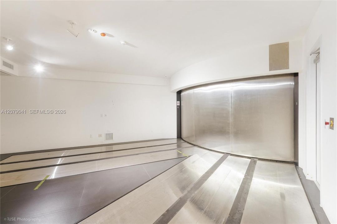 For Rent: $28,500 (3 beds, 4 baths, 4154 Square Feet)
