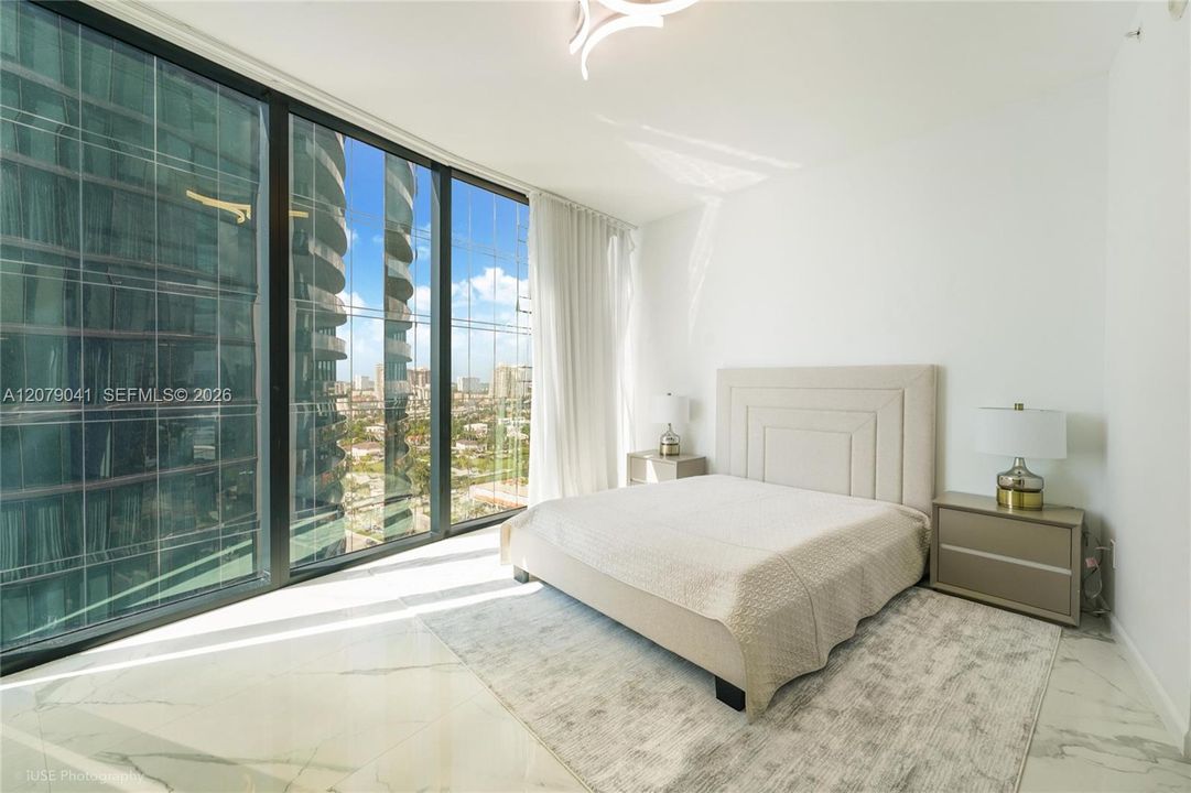For Rent: $28,500 (3 beds, 4 baths, 4154 Square Feet)