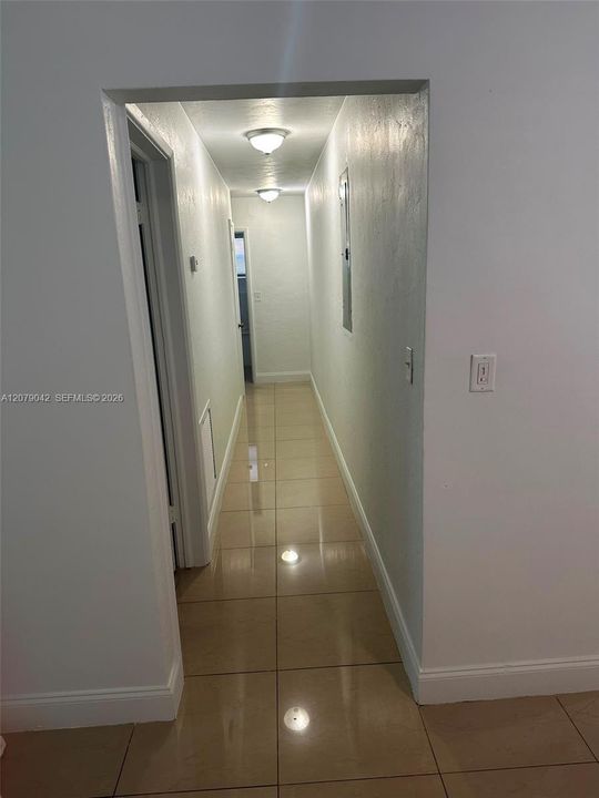 En Renta: $2,400 (1 camas, 1 baños, 1000 Pies cuadrados)