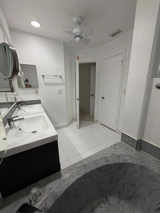На продажу: $535,000 (3 спален, 2 ванн, 1588 Квадратных фут)