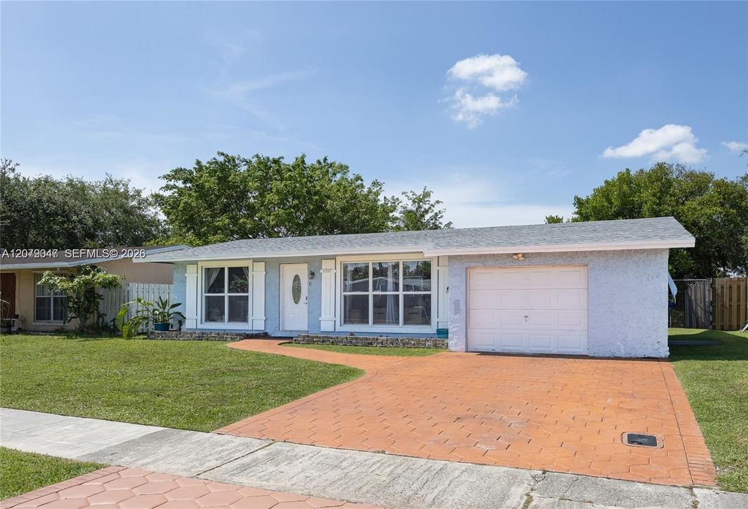 For Rent: $3,800 (3 beds, 2 baths, 1603 Square Feet)