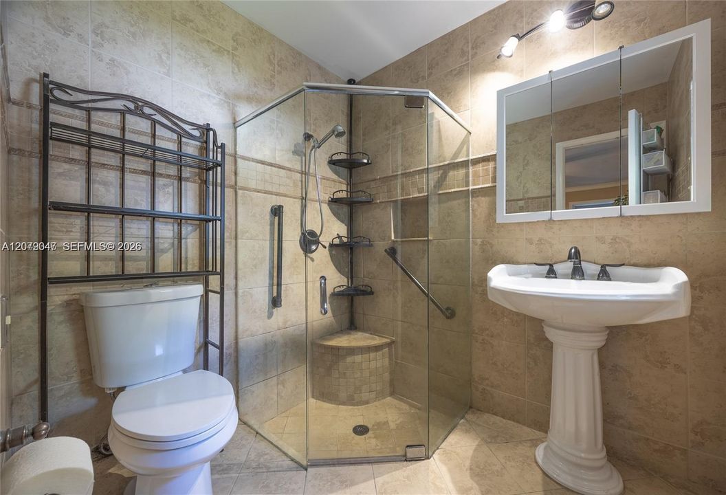 For Rent: $3,800 (3 beds, 2 baths, 1603 Square Feet)