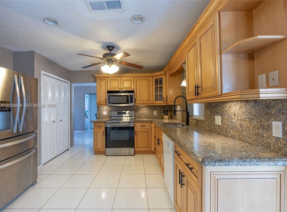 For Rent: $3,800 (3 beds, 2 baths, 1603 Square Feet)
