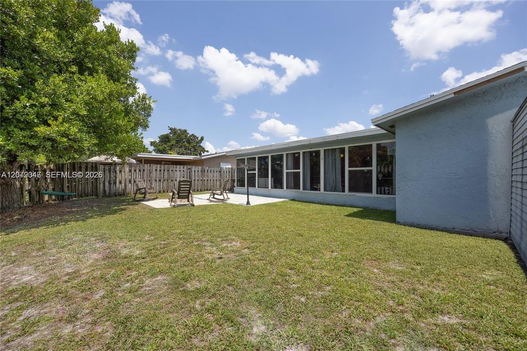For Rent: $3,800 (3 beds, 2 baths, 1603 Square Feet)