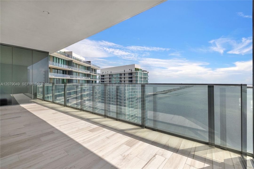 For Rent: $6,200 (2 beds, 2 baths, 1057 Square Feet)
