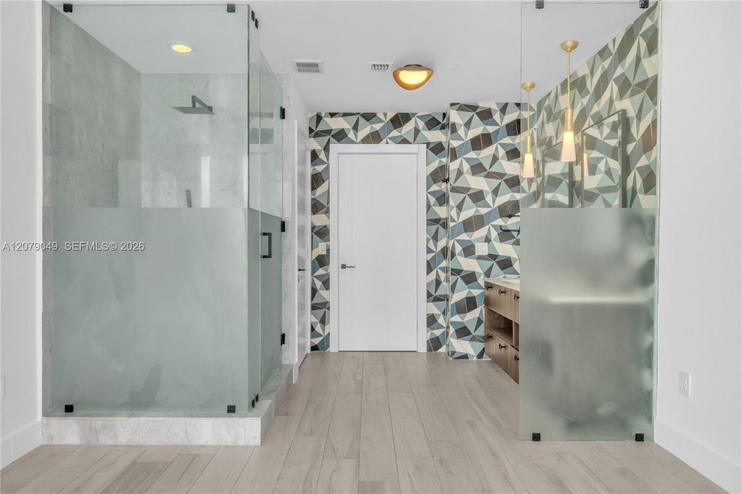 For Rent: $6,200 (2 beds, 2 baths, 1057 Square Feet)