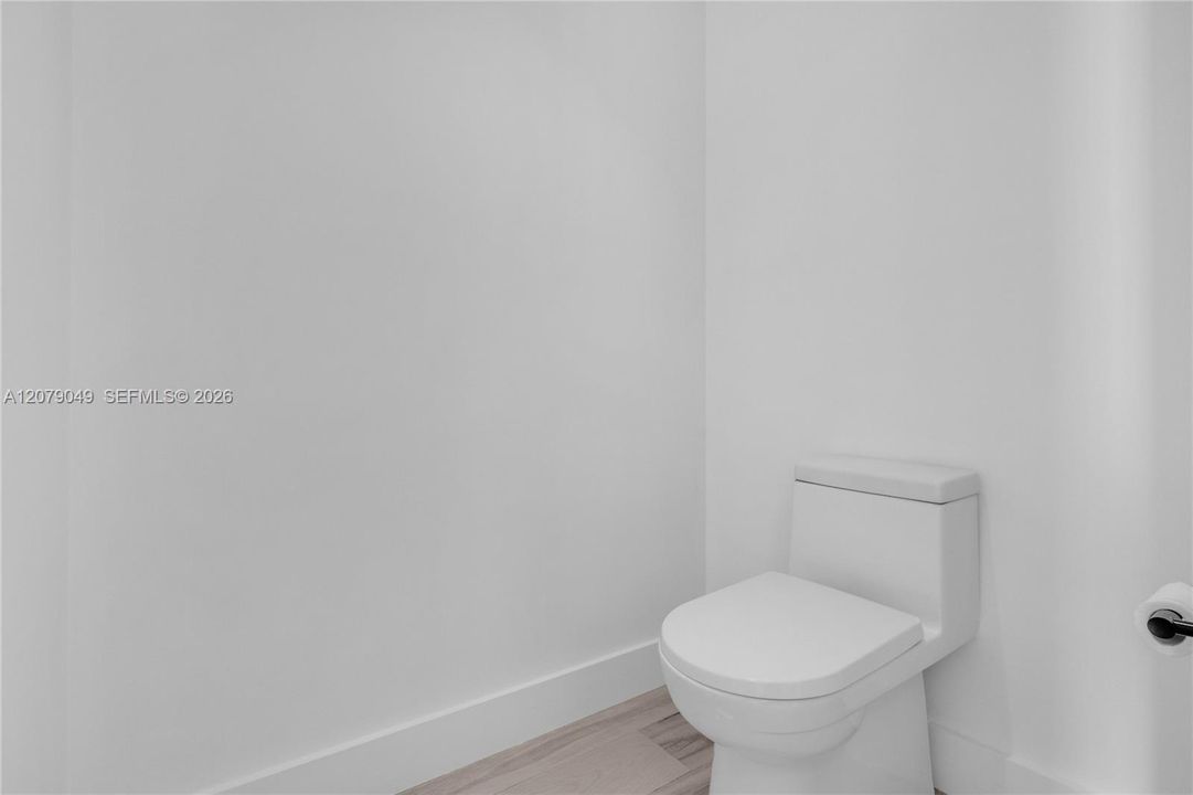 For Rent: $6,200 (2 beds, 2 baths, 1057 Square Feet)