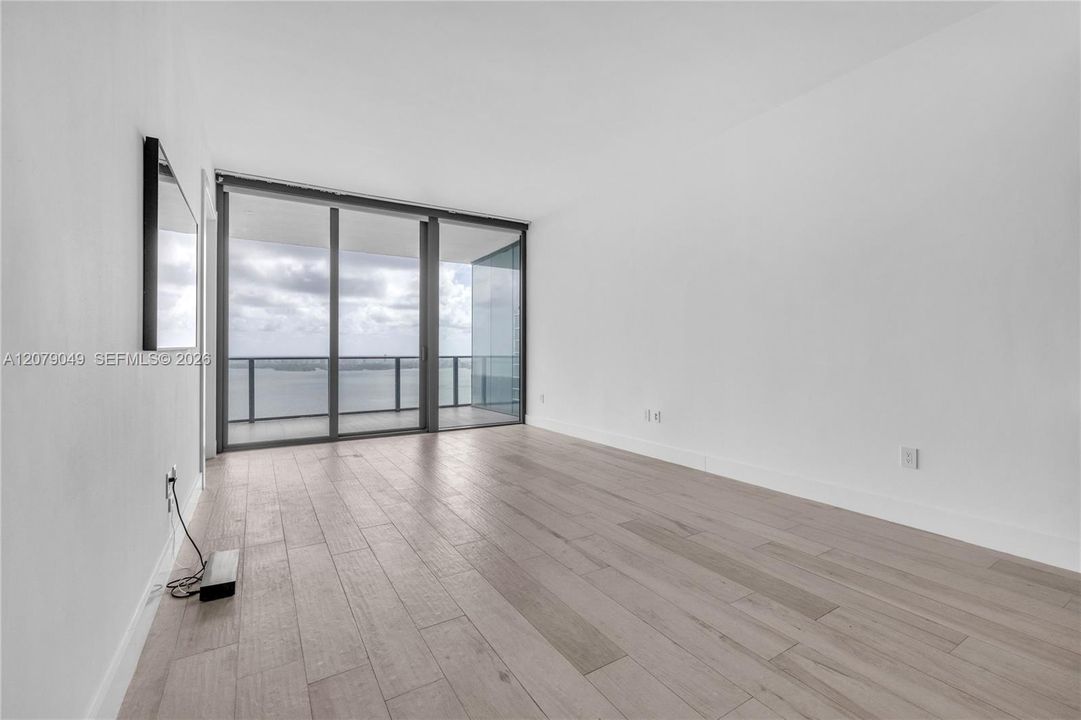 For Rent: $6,200 (2 beds, 2 baths, 1057 Square Feet)